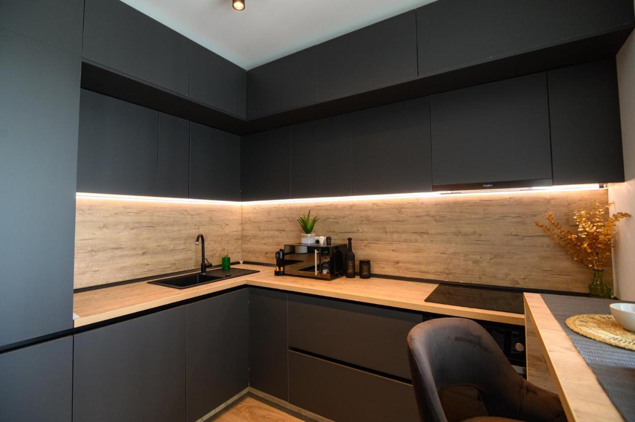 North Twin Apartment Bukares Bagian luar foto