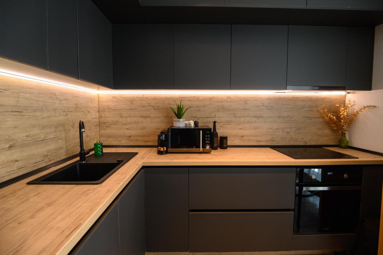 North Twin Apartment Bukares Bagian luar foto