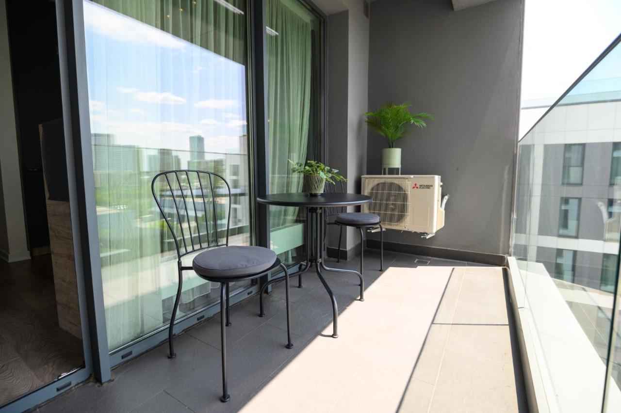 North Twin Apartment Bukares Bagian luar foto