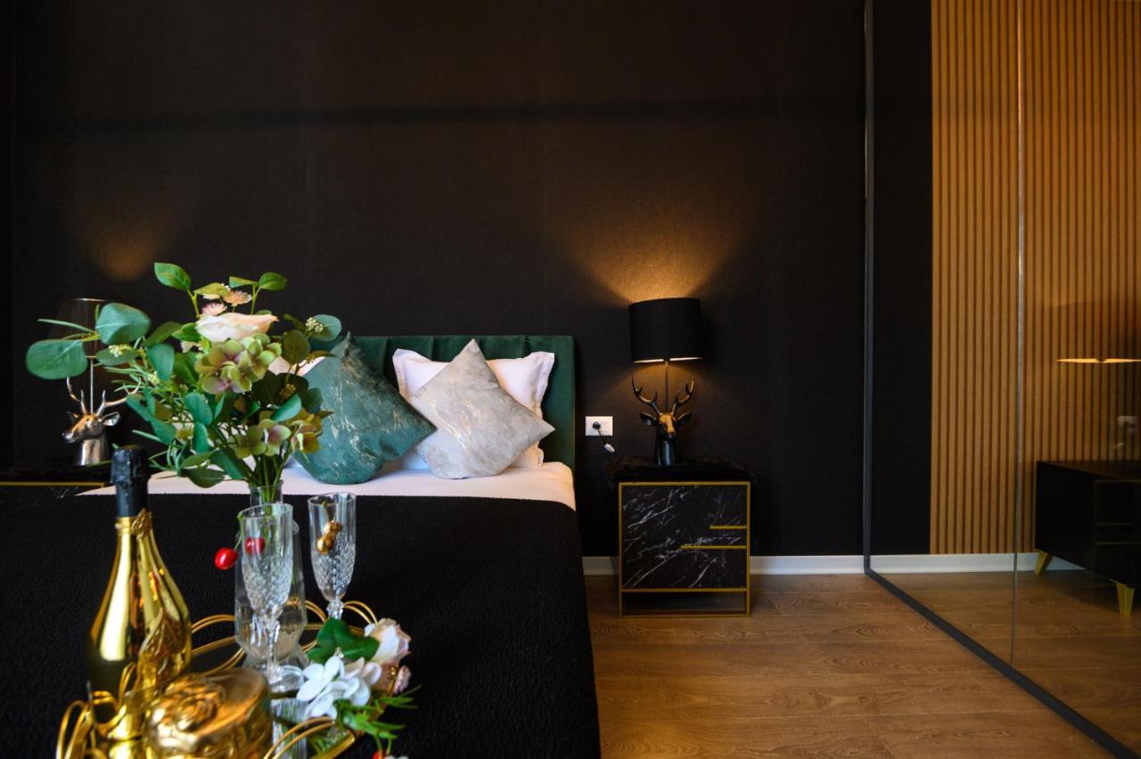 North Twin Apartment Bukares Bagian luar foto
