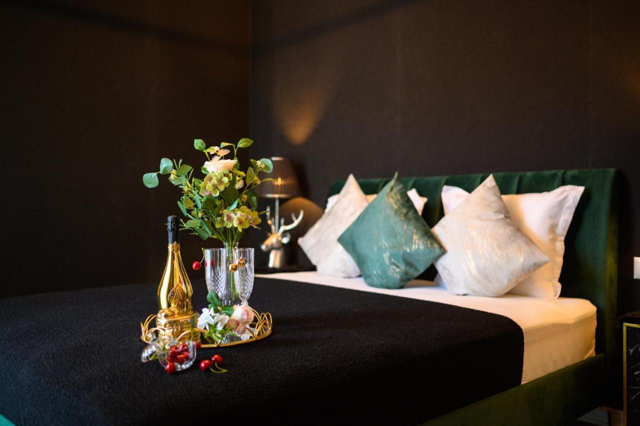 North Twin Apartment Bukares Bagian luar foto
