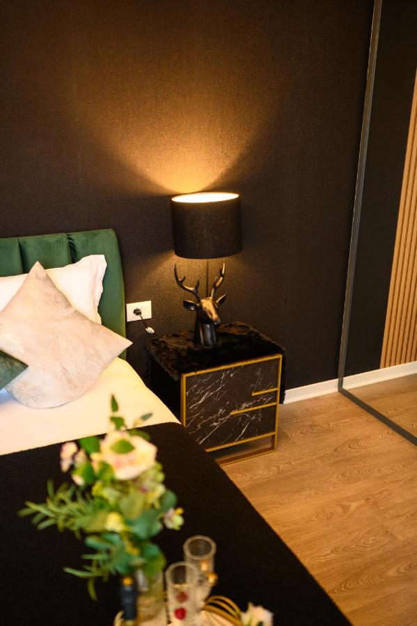 North Twin Apartment Bukares Bagian luar foto