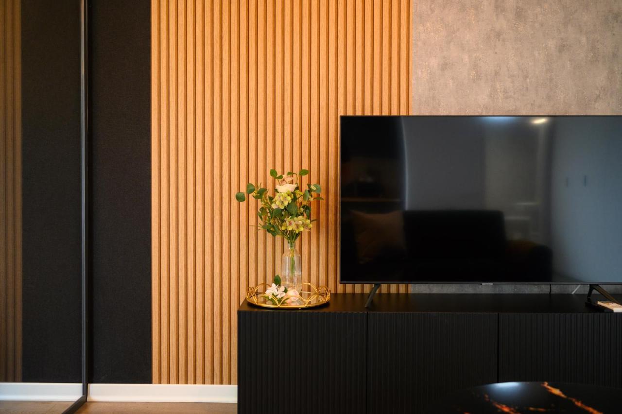 North Twin Apartment Bukares Bagian luar foto