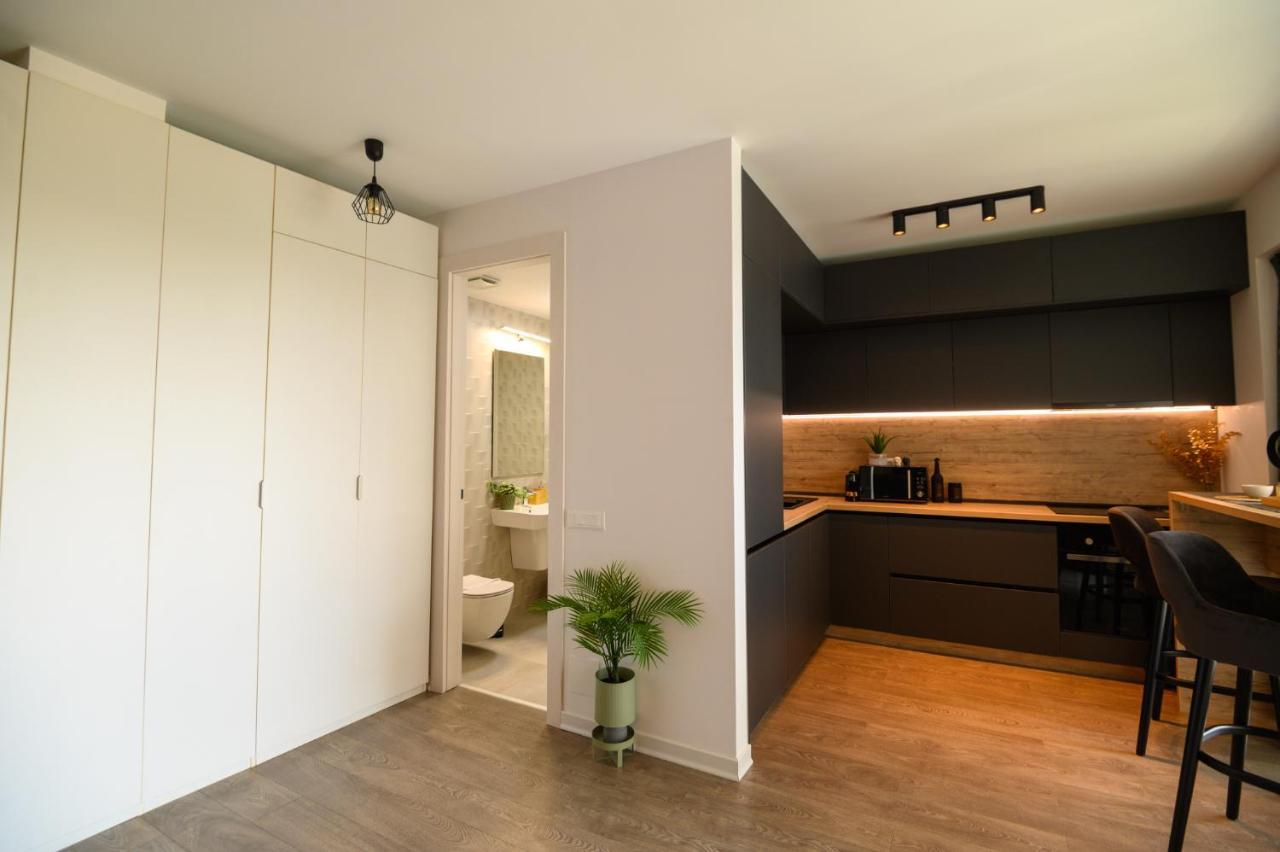 North Twin Apartment Bukares Bagian luar foto